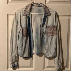 Crop top light denim shirt